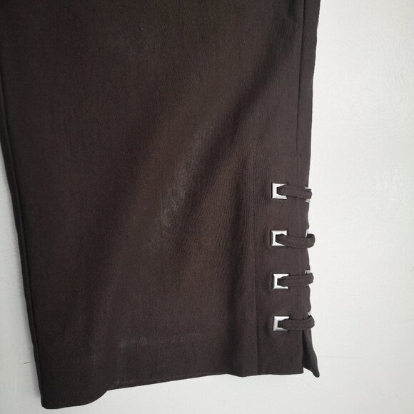 2 / $30.00 - Denver Hayes Ladies Size 6 Dark Brown Pull On Style Capri Pants - Picture 6 of 9